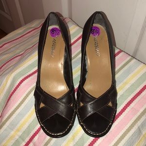 Aerosols brown leather wedge